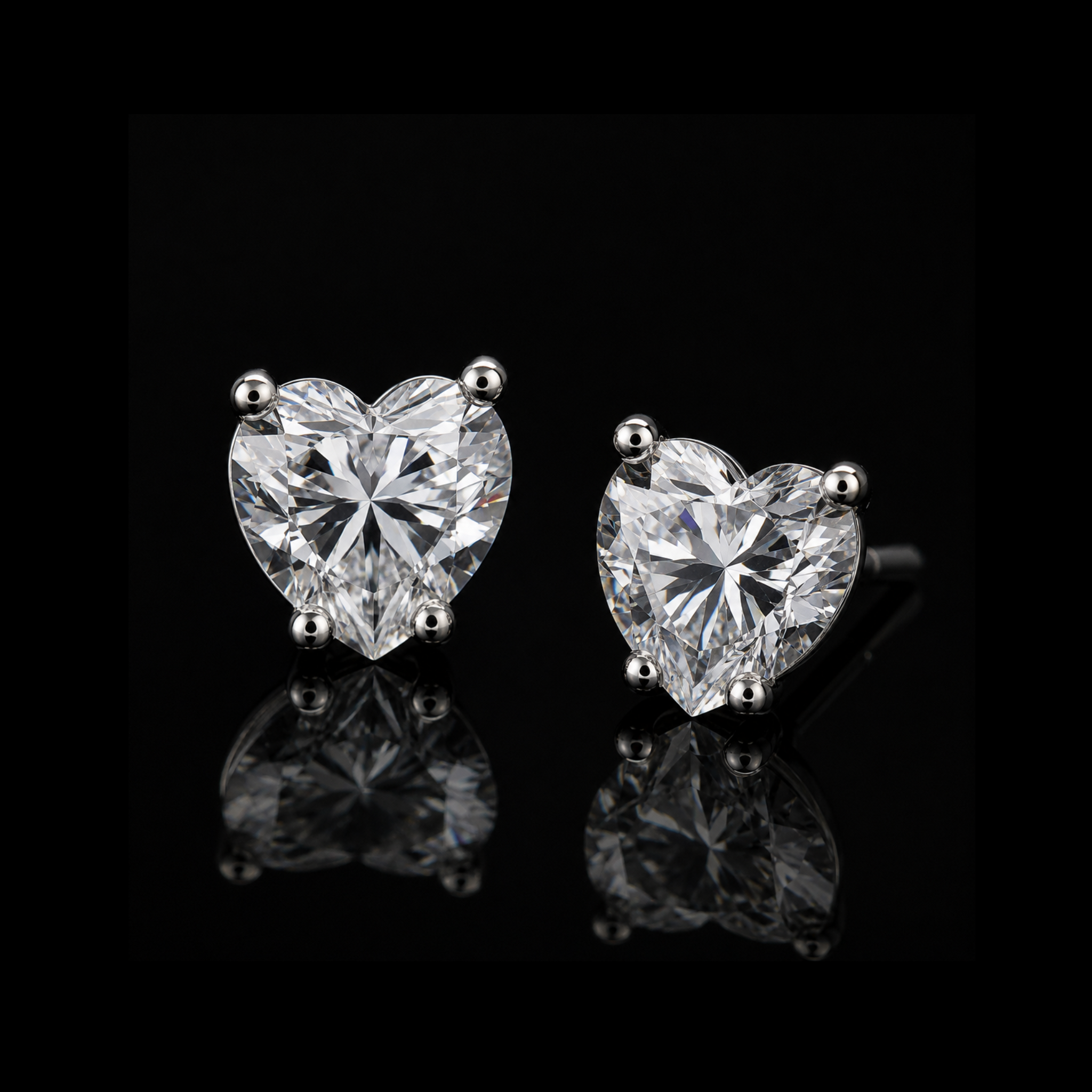 ÉCLATINE Petite Cœur Earrings