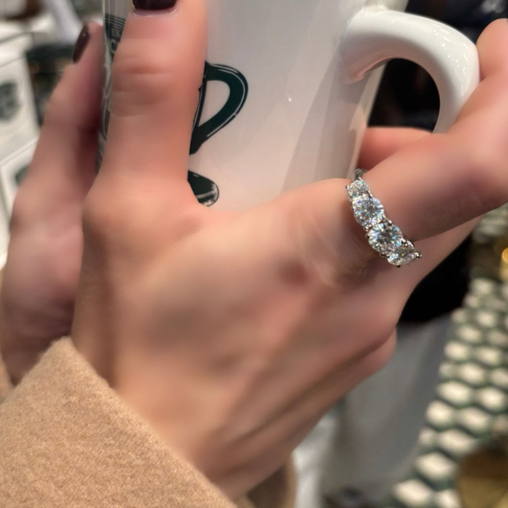 •ÉCLATINE Lumière 3.6CT Band Ring