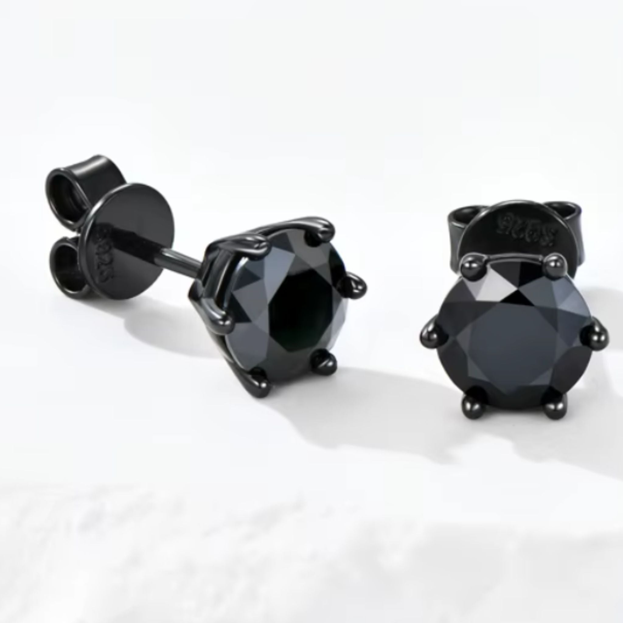 ÉCLATINE Noir Classic Stud Earrings