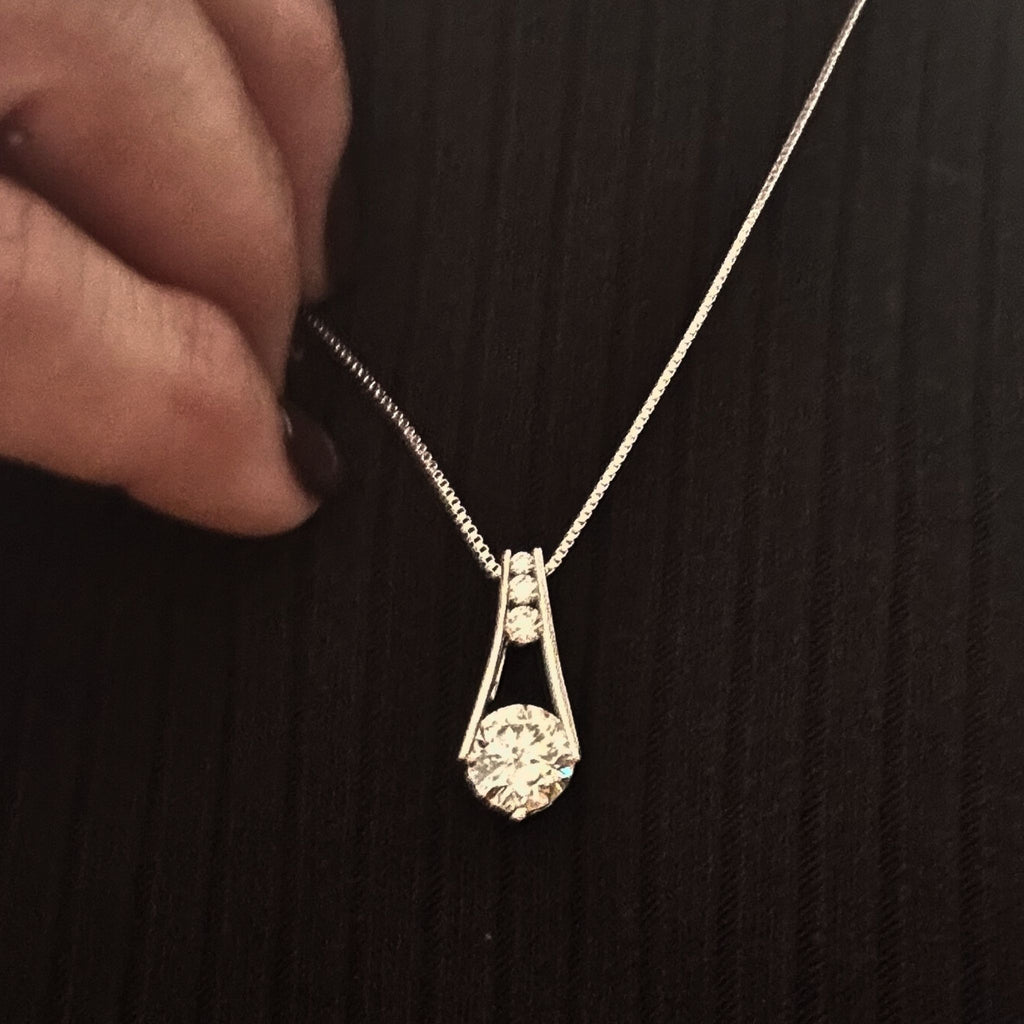 ÉCLATINE Trapeze Pendant Necklace  | 8mm(2ct)