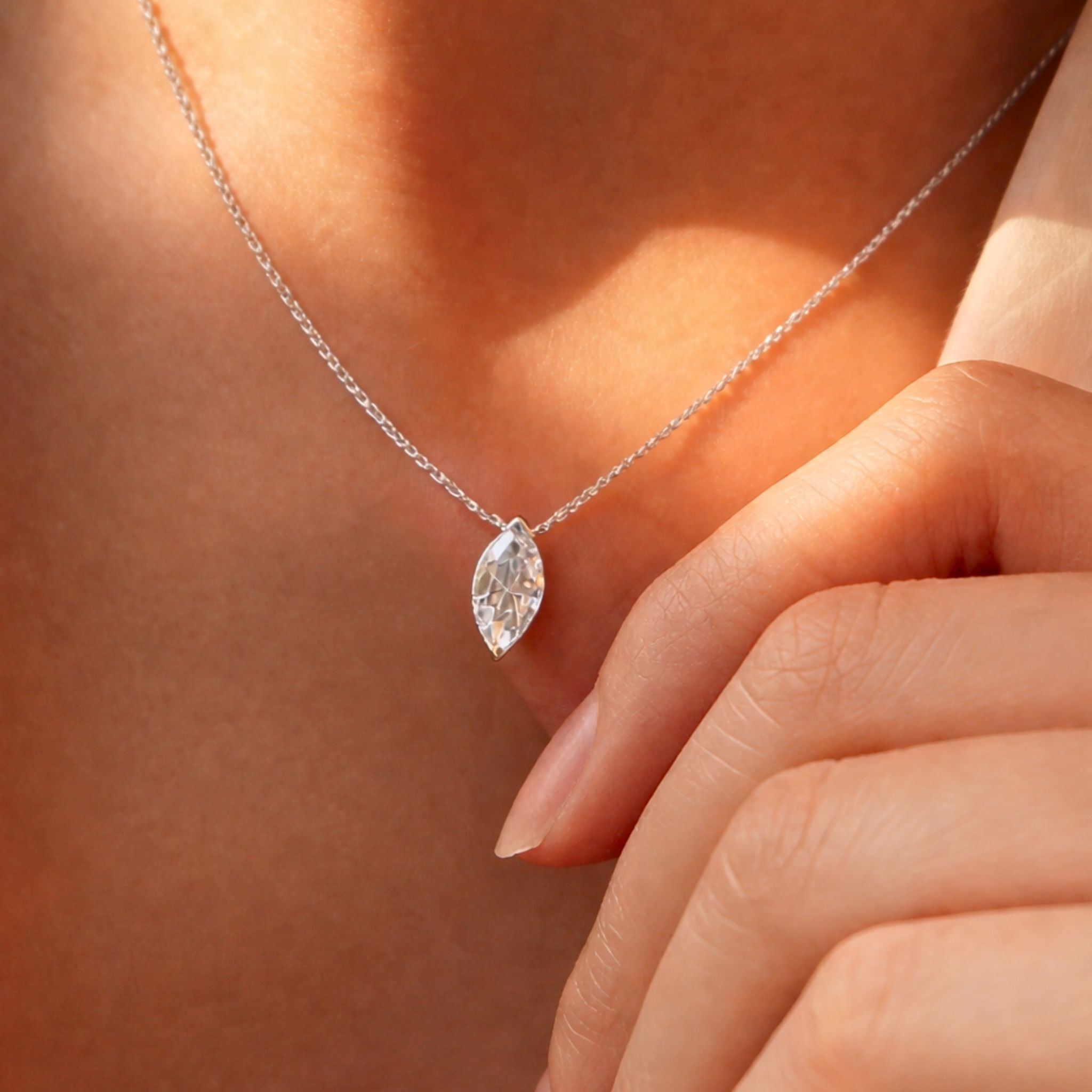 ÉCLATINE Classic Marquise Cut Necklace | 5x10 mm (approx. 1.0ct)