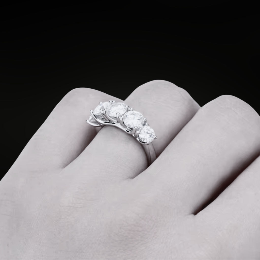 •ÉCLATINE Lumière 3.6CT Band Ring