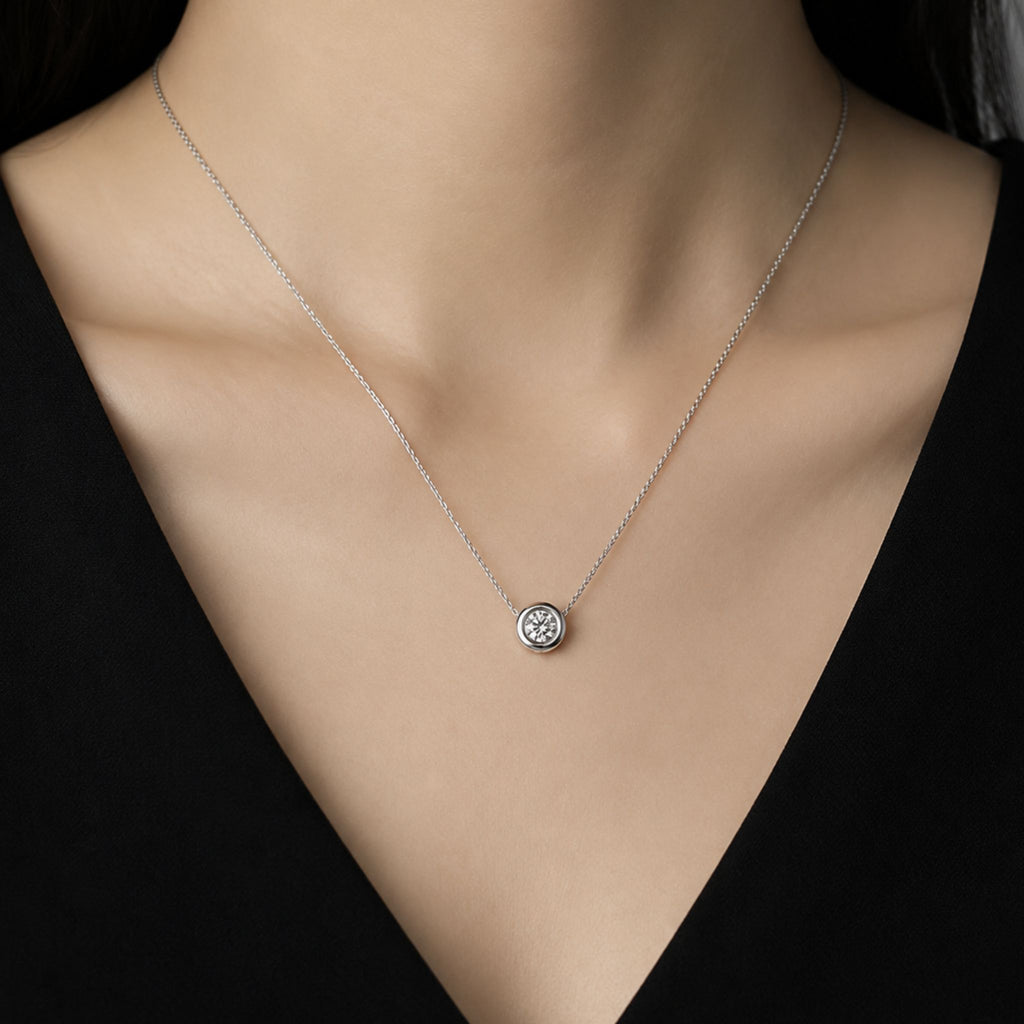 ÉCLATINE Classic Bezel Round Necklace