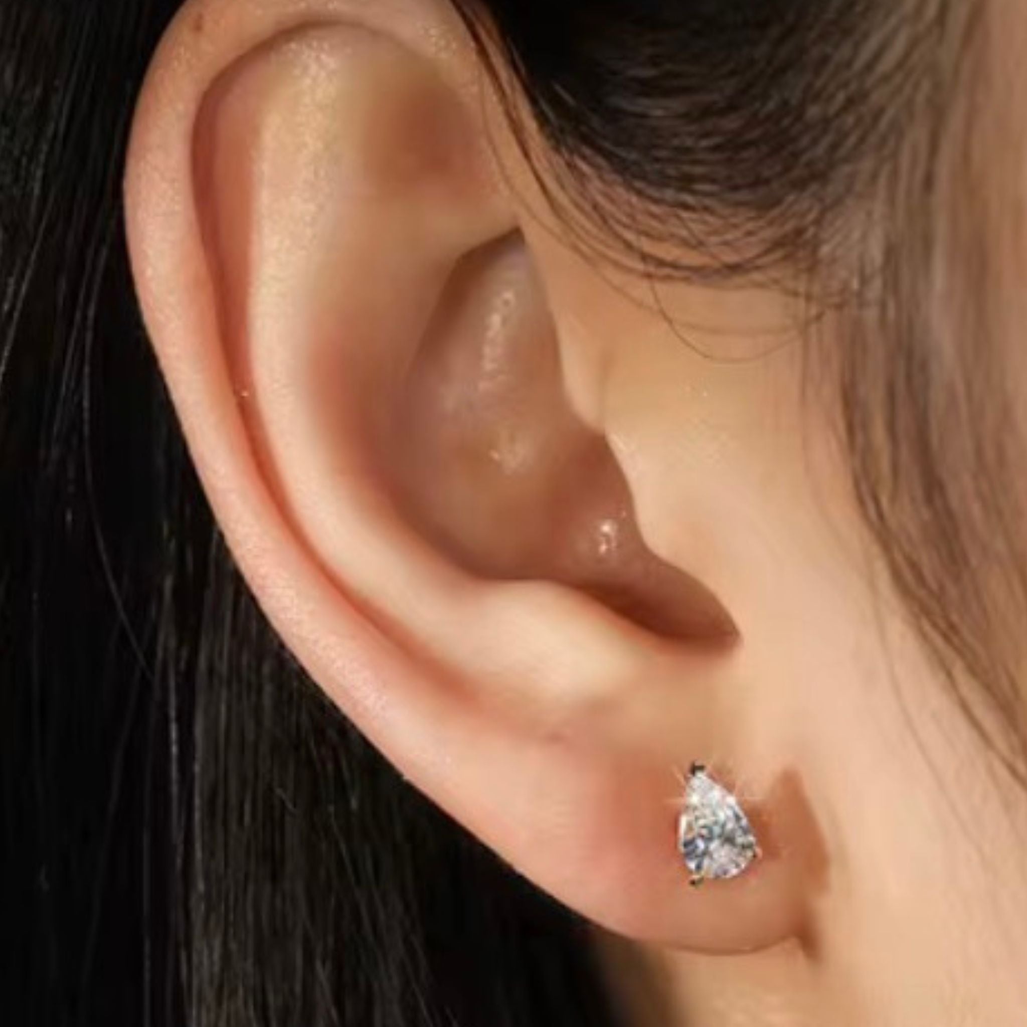 ÉCLATINE Classic Pear Cut Studs Earrings
